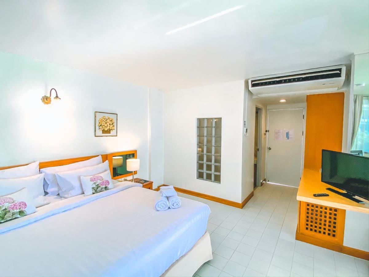 Seafront Suite