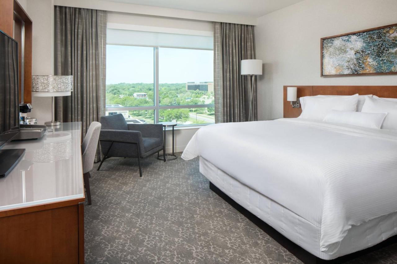 Club Club lounge access Guest room 1 King