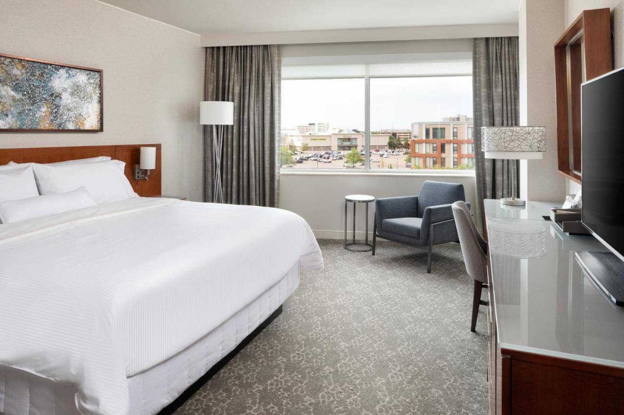 Club Club lounge access Guest room 1 King