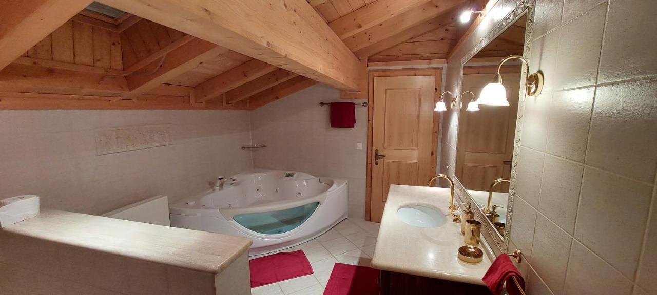 King Room Spa Bath