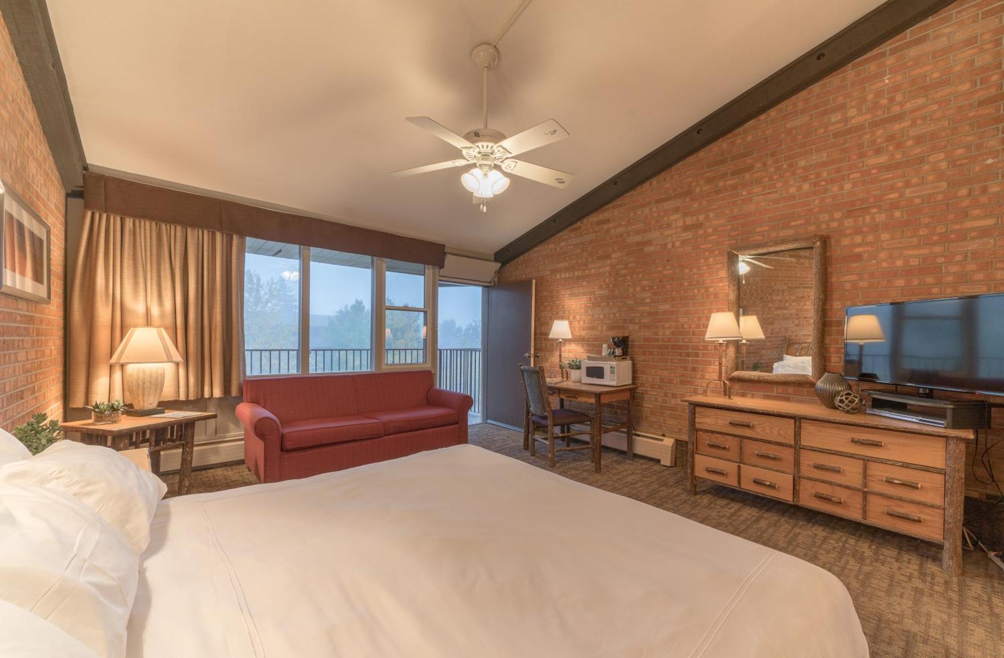 Standard Room,1211075605:JPEG