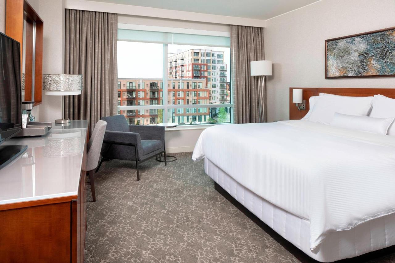 Club Club lounge access Guest room 1 King