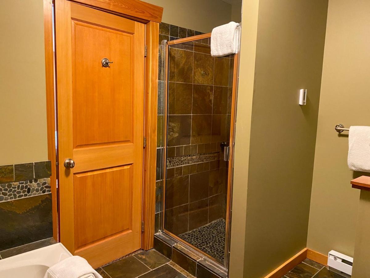 Three-Bedroom Superior Apartment