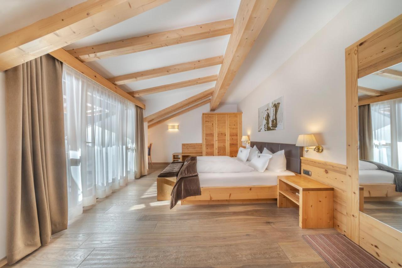 Junior Suite,1559460085:JPEG
