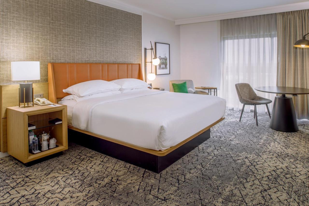 Club level, Guest room, 1 King,1498539508:JPEG