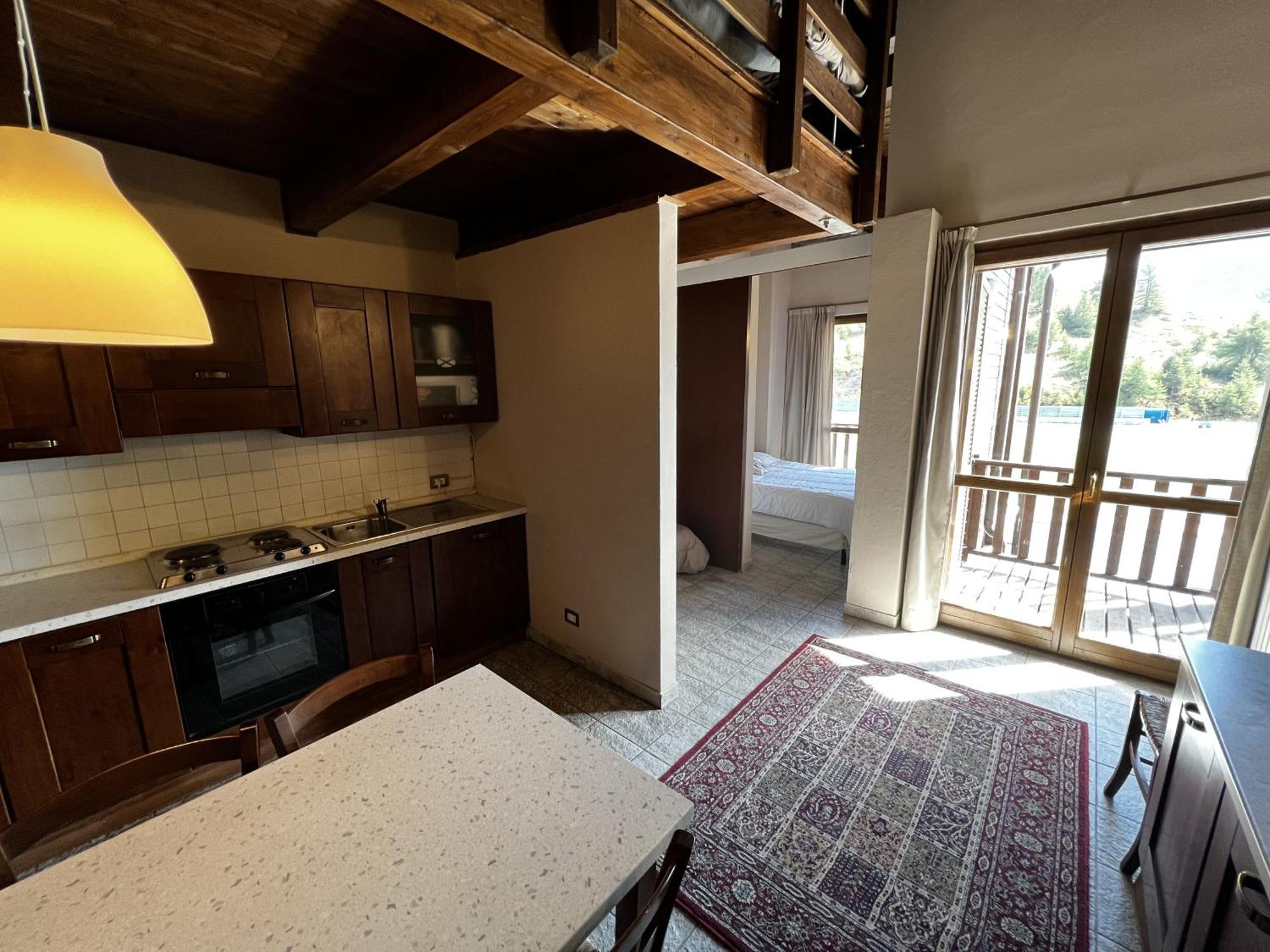 Large Two-Bedroom Apartment Double Balcony Mountain View Split Level