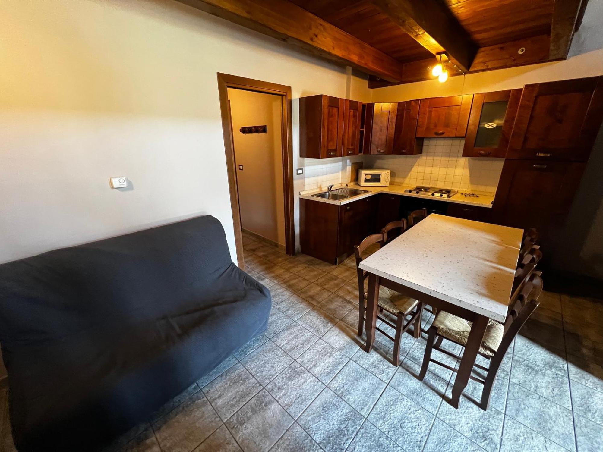 Two-Bedroom Apartment with Balcony and Mountain View - Split Level,1546044289:JPEG