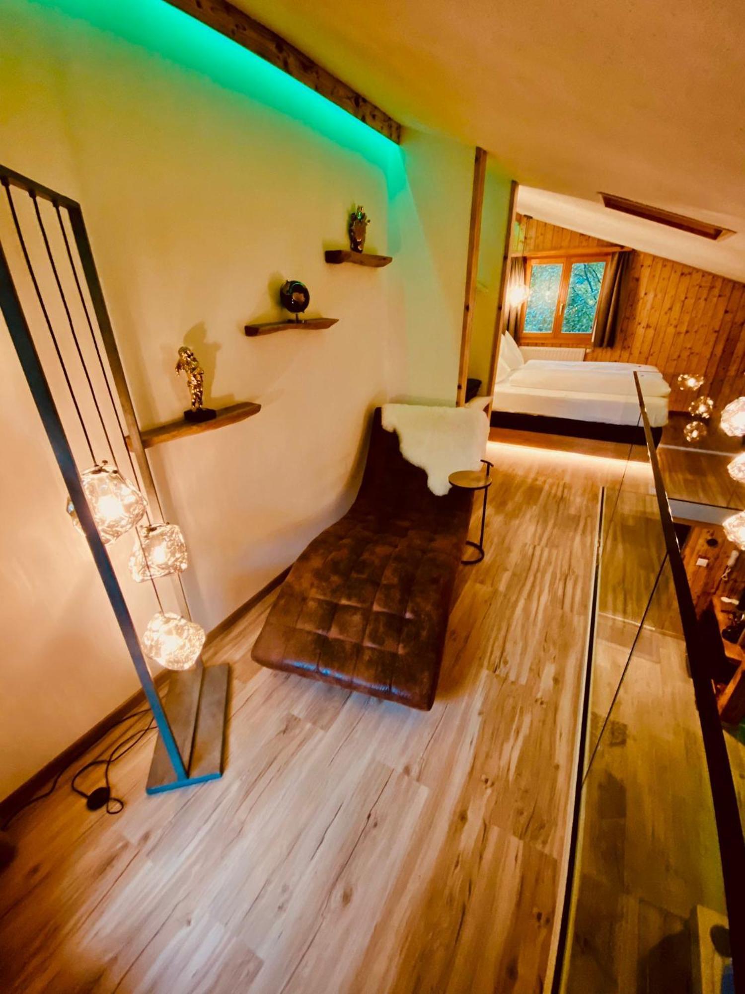 Loft Room with rolling-out Whirlpool and Steam Bath