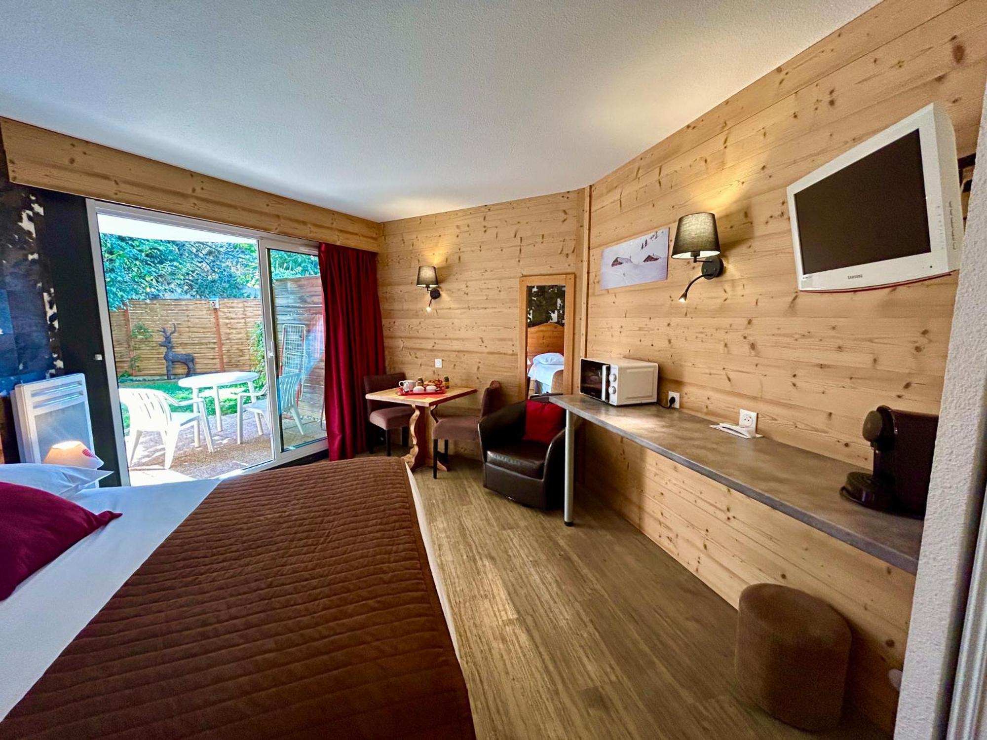 Double Room,1612959698:JPEG