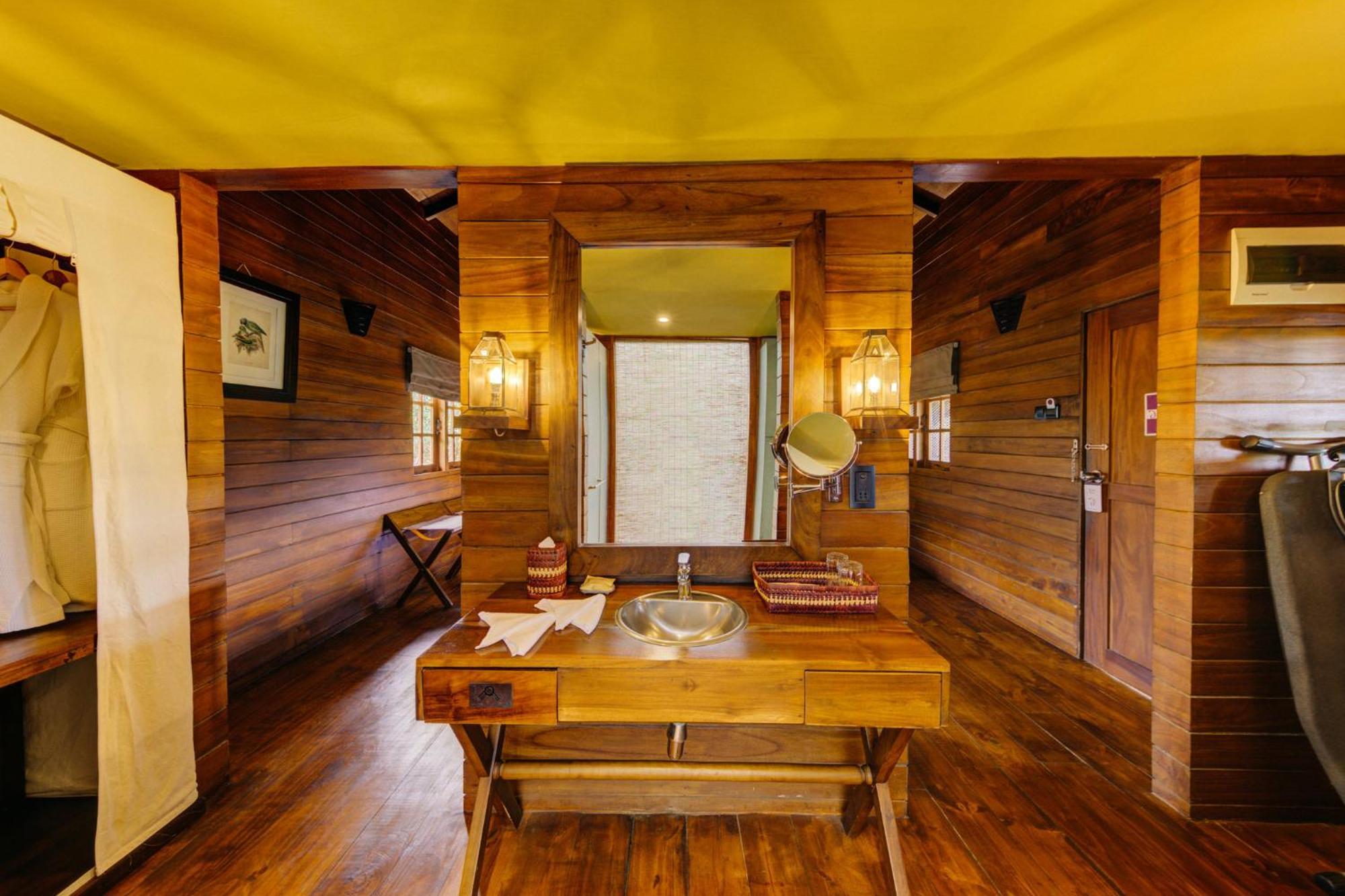 Beach Chalet King Safari | Complimentary cocktail each if reserved during Stargazing experience