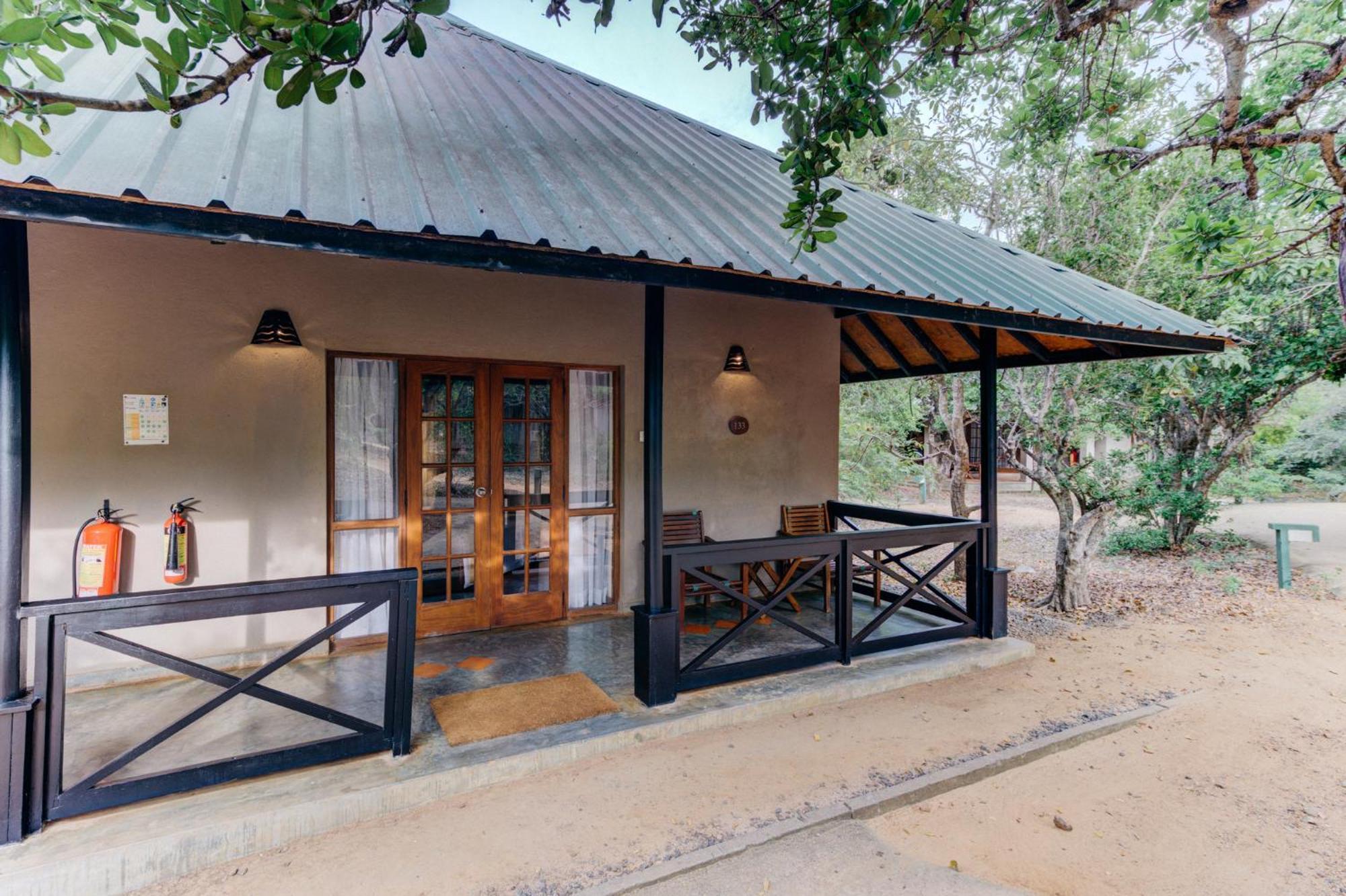 Jungle Chalet King Safari | Complimentary cocktail each if reserved during Stargazing experience