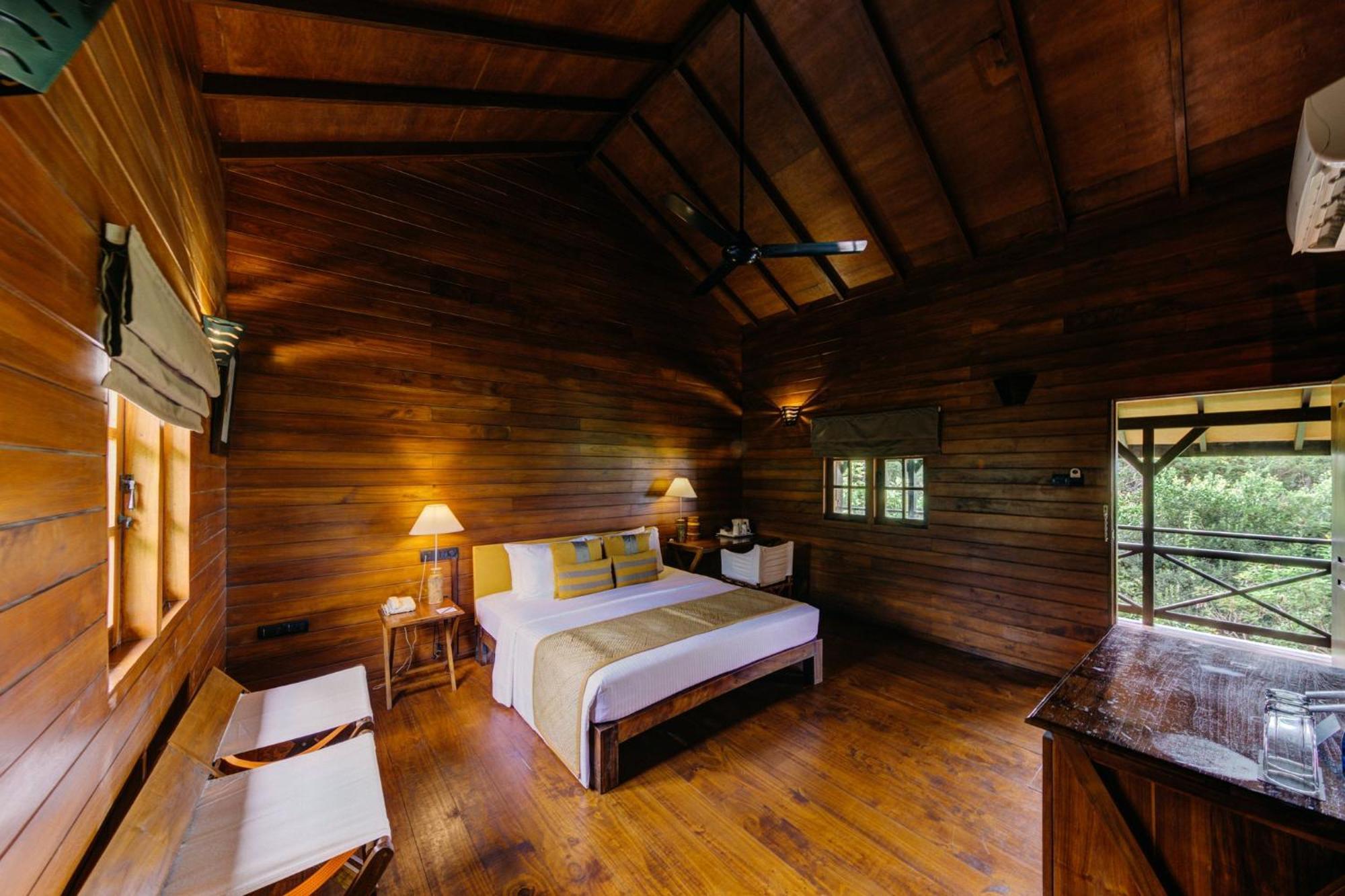 Beach Chalet King Safari | Complimentary cocktail each if reserved during Stargazing experience