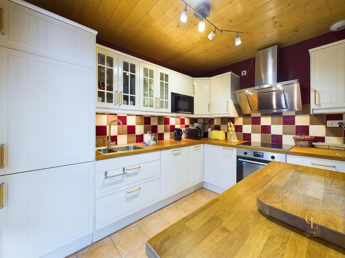 Three-Bedroom Chalet,1650657104:JPEG