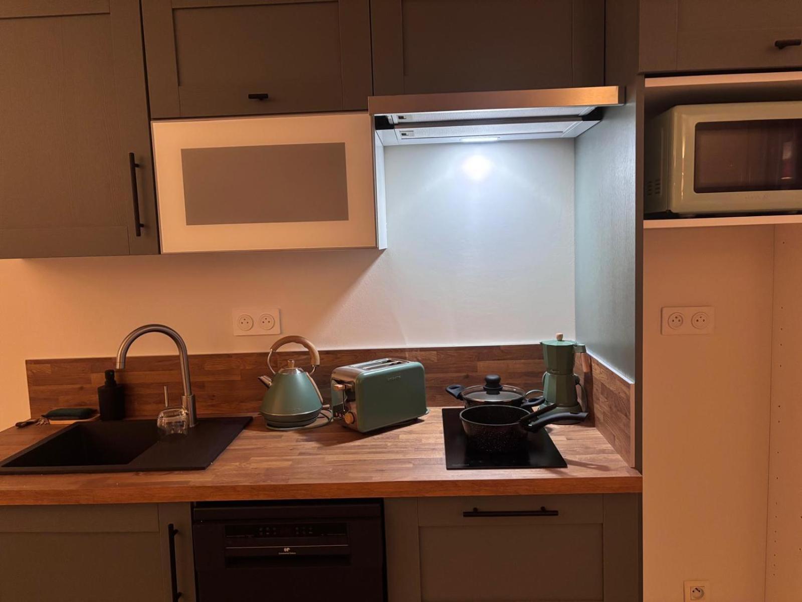 Apartamento de 1 dormitorio con vistas al jardín