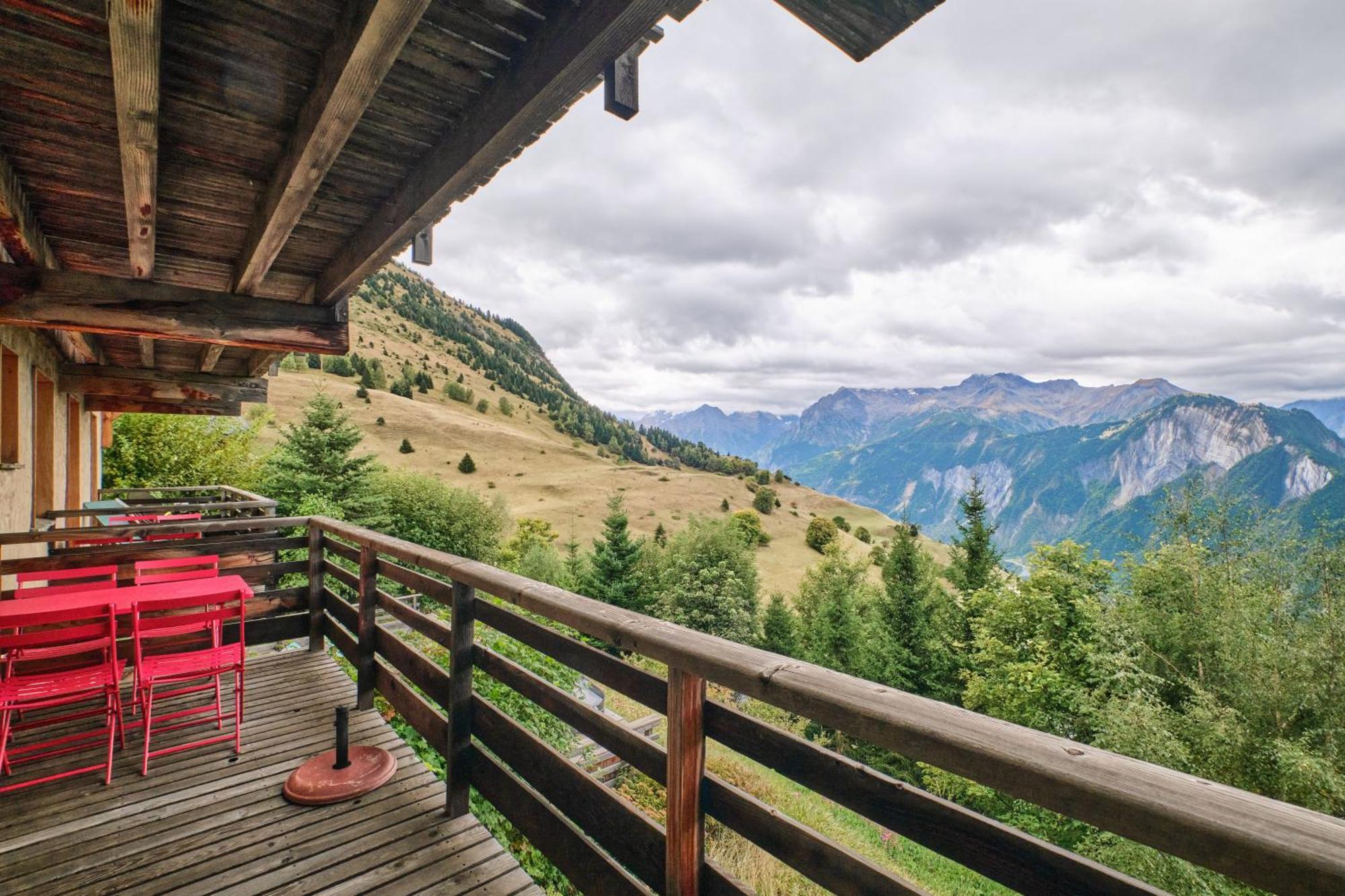 Two-Bedroom Deluxe Apartment with Garden View