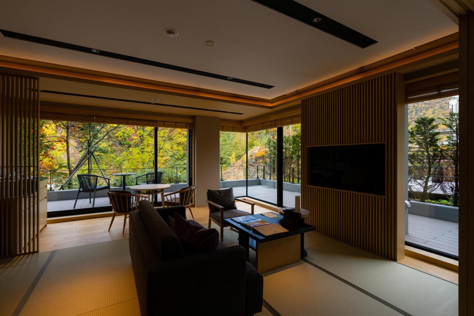 Corner Suite