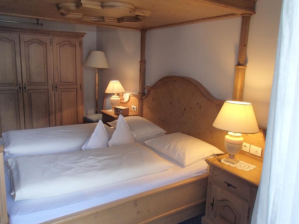 Doppelzimmer mit Balkon