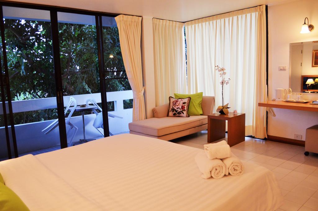 Deluxe Room with Balcony