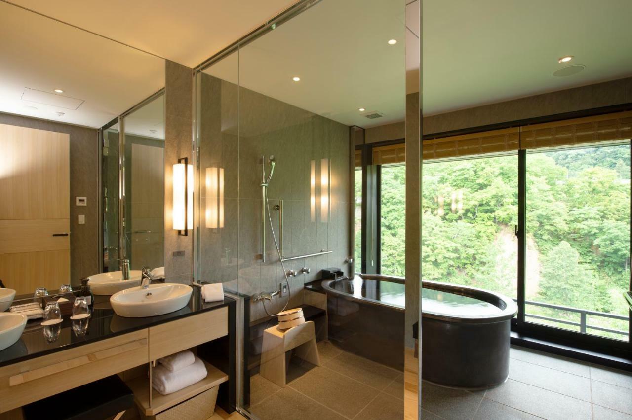 Corner Suite