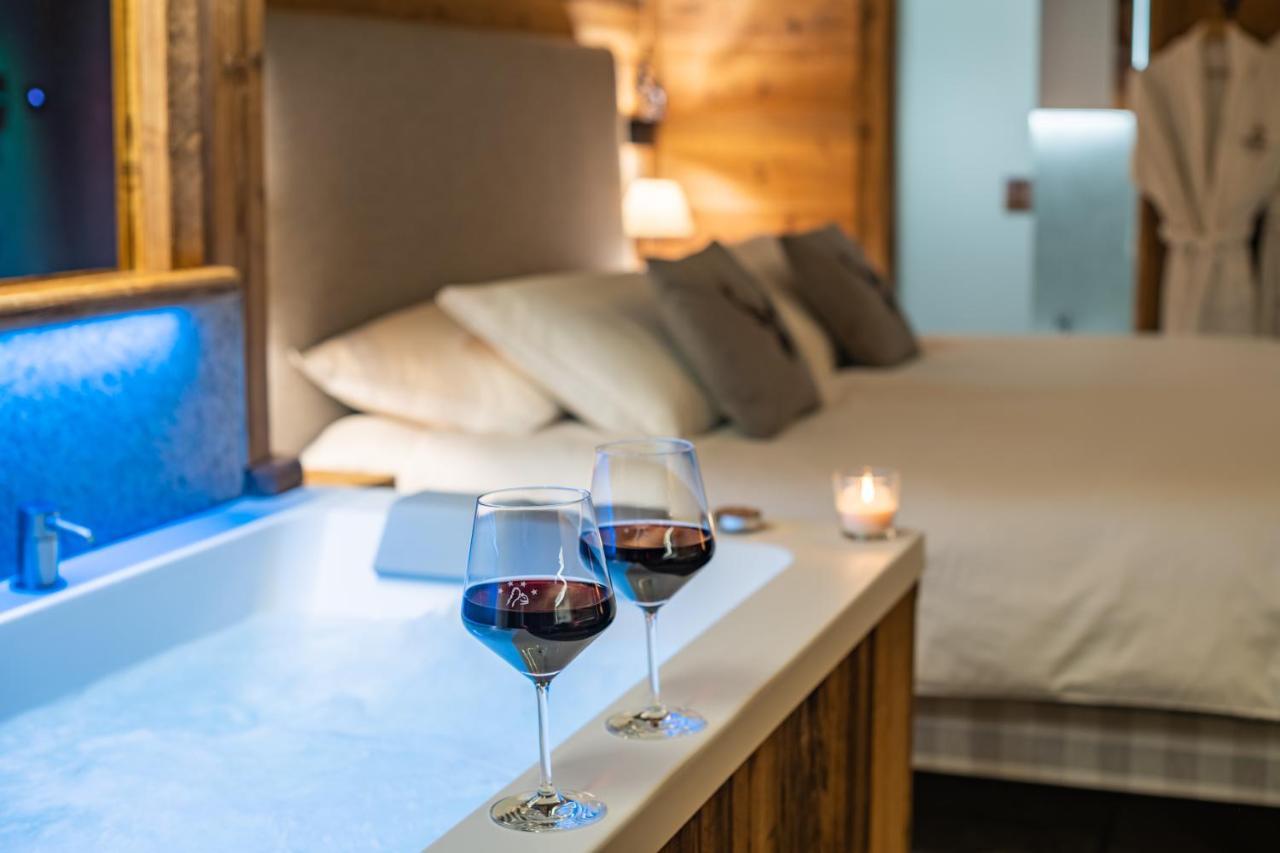 Suite Chalet Fireplace