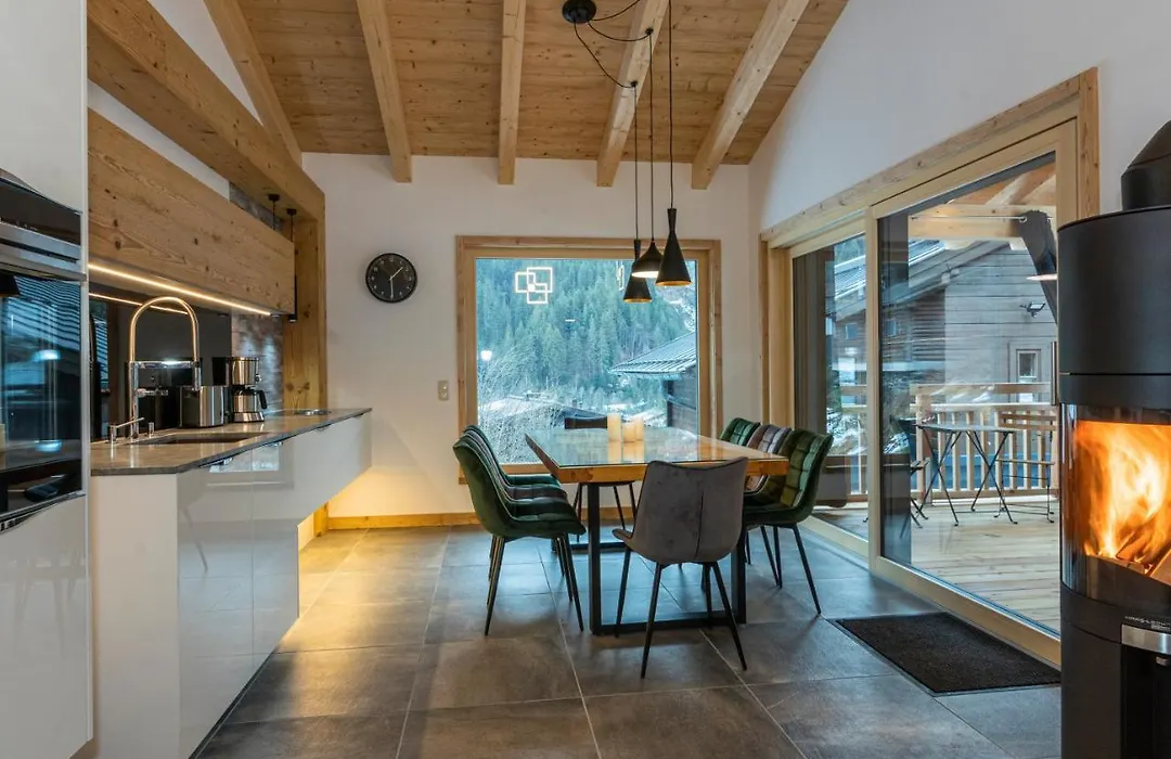 Chalet Glemmtal - Haus Bergblick-1