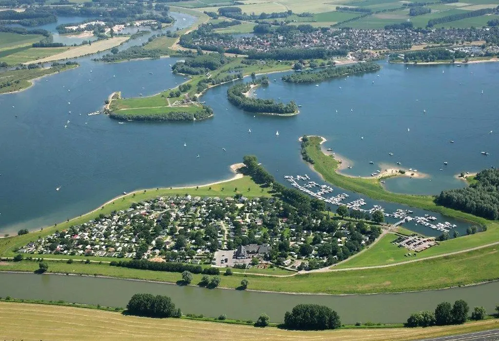 Recreatiepark Jachthaven De Veerstal Lathum - Luxe Chalet-1