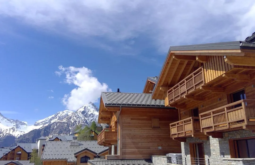 Les Chalets Grizzly-1