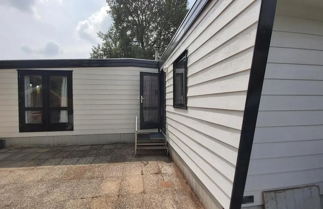 Comfortabel en gezellig familie chalet tot 6 personen op de Veluwe Bungalowpark De Kern - All inclusive-1