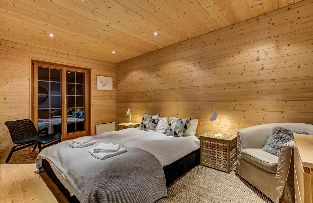 Chalet Le Chapeau-1