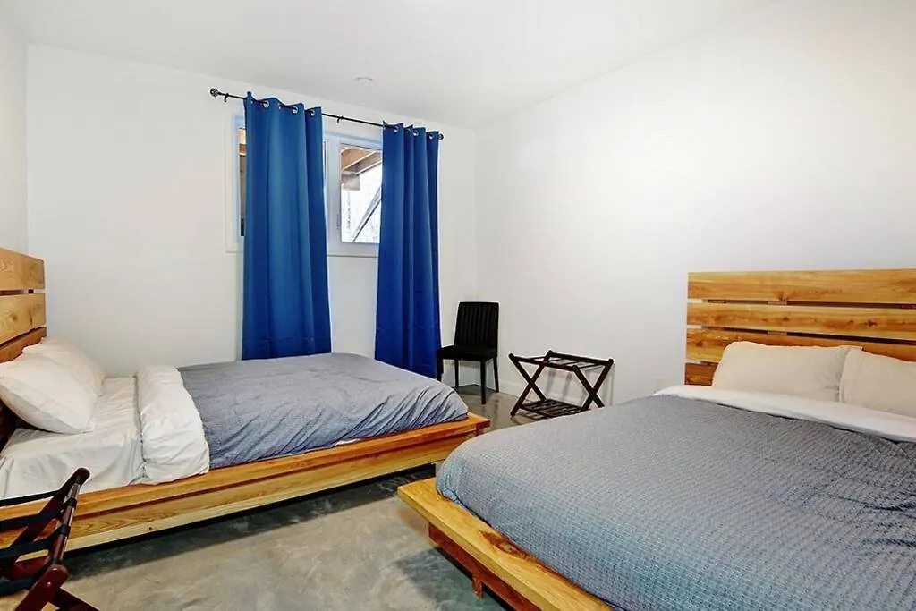 Blanc 28 - Les Chalets Alpins, Stoneham-1