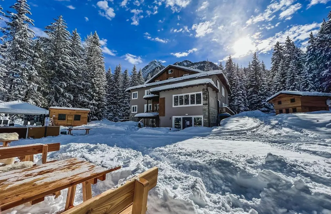 Chalet Queen-1