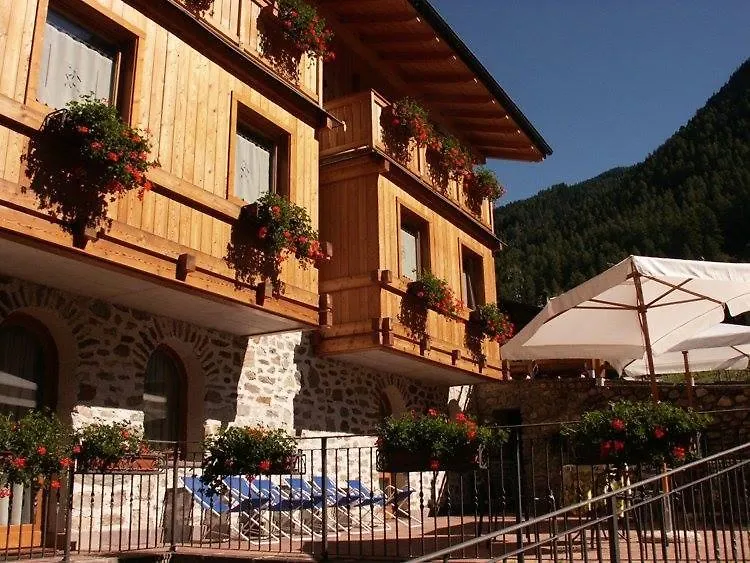 Hotel Chalet Genziana-1