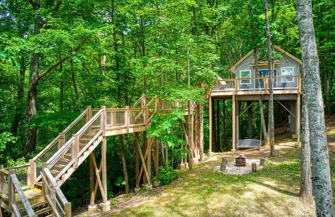 Chasing Fireflies Treehouse-1