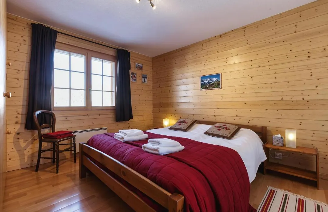 Montebello Cozy, Classic Swiss Chalet With Stunning Views-1