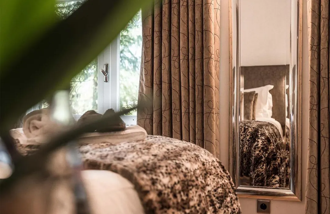 Madame Vacances Chalet Arolla-1