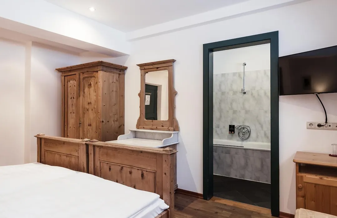Hotel Dolomitenhof & Chalet Alte Post-1