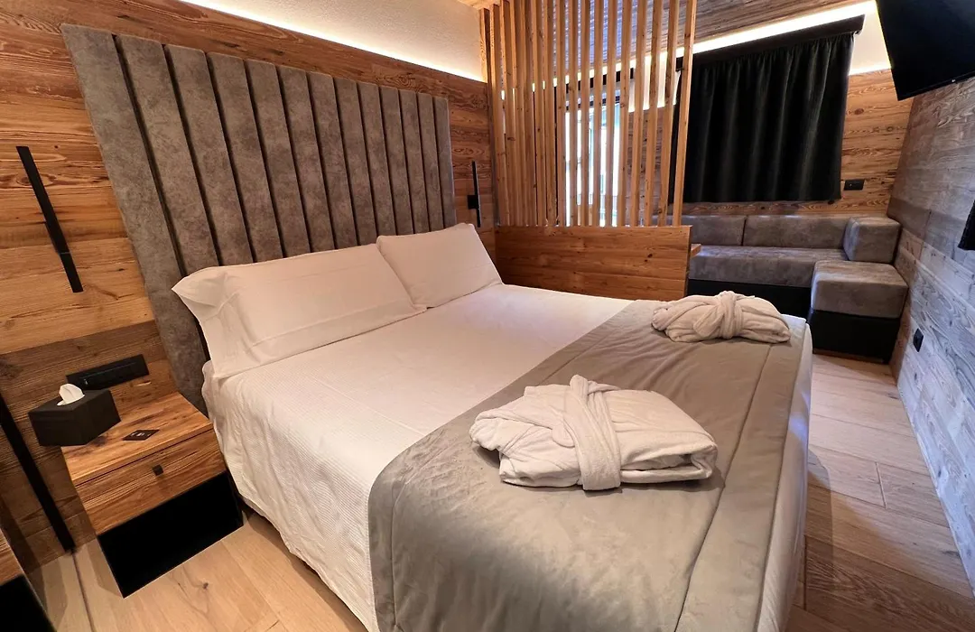 Chalet Queen-1