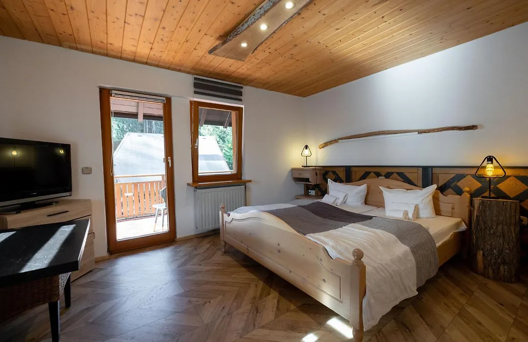 Berghotel und Restaurant Kräuter Chalet-1