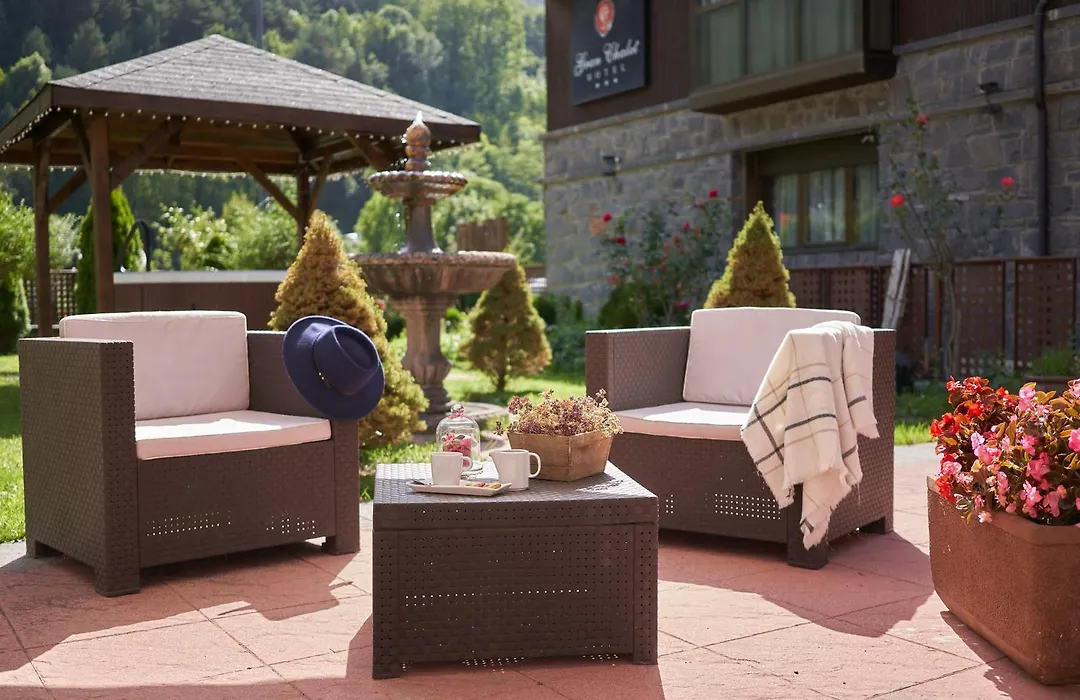 GRAN CHALET Hotel&Petit SPA-1