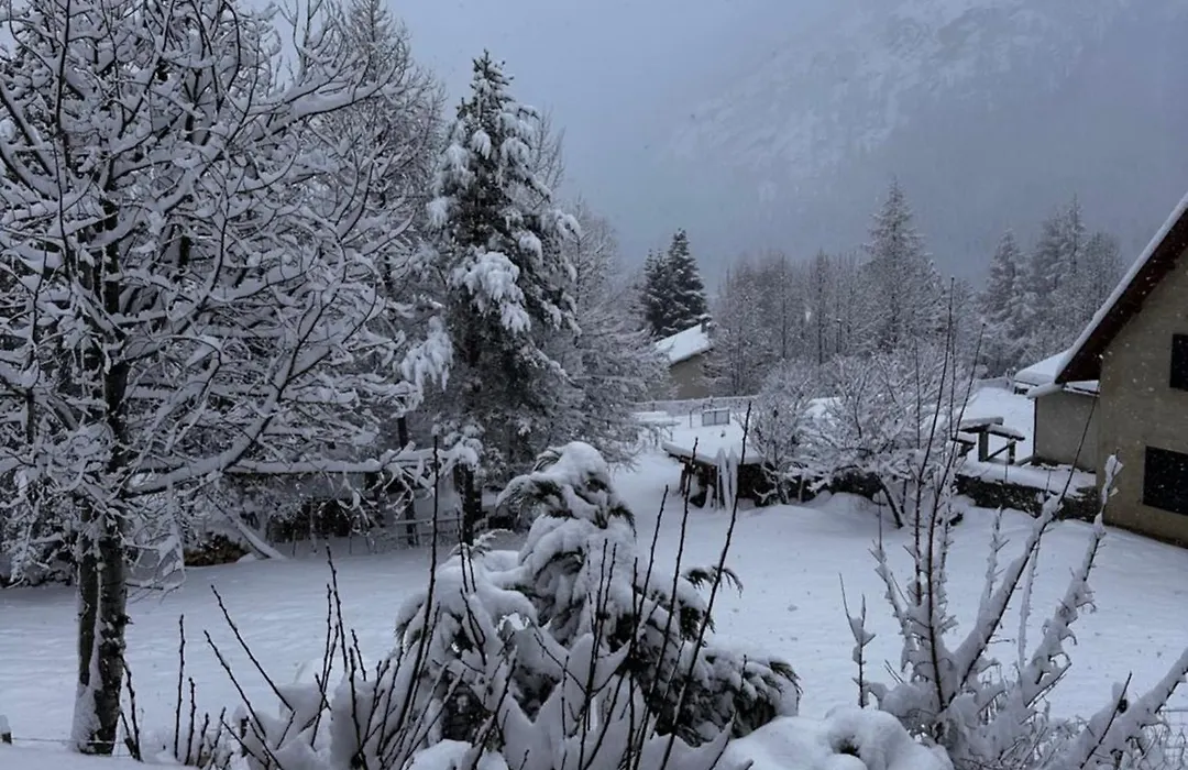 le Serre Barbin : Chalet ensoleillé, tout confort-1