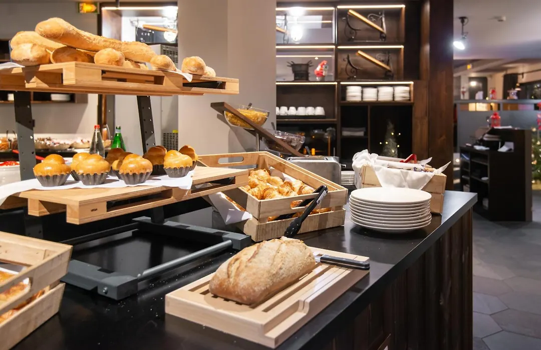 Chalet Hotel Le Prieure & Spa-1
