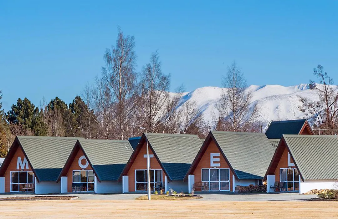 Mountain Chalets Motel-1