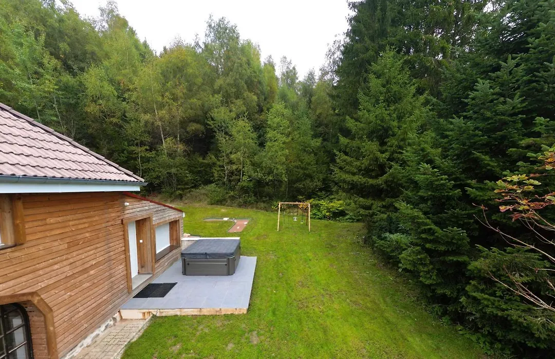 chalet la forgerie Piscine Jacuzzi Cinéma-1