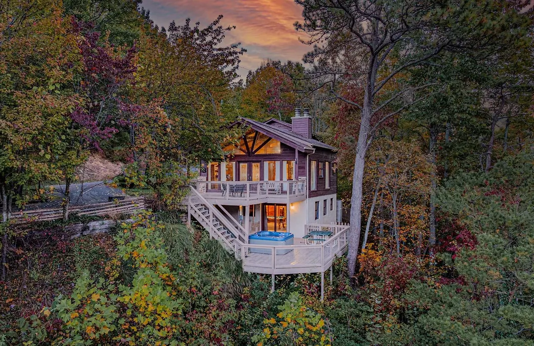 Heavenly View, Hot Tub, 3 King Beds, Pool Table-1