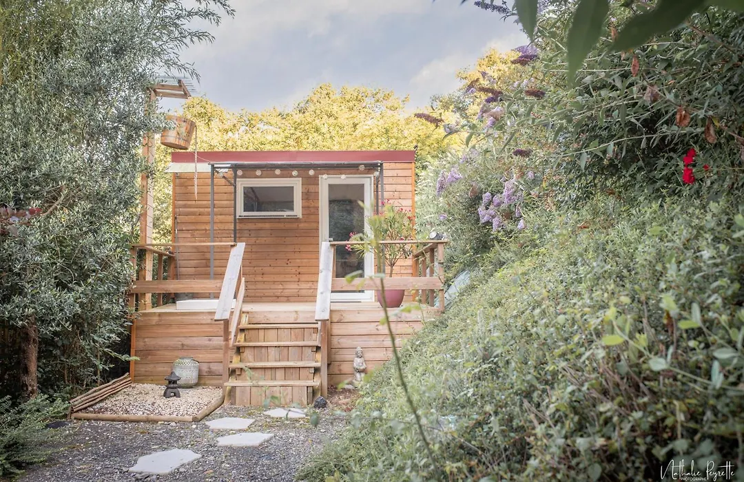 Chalet Avec Jacuzzi Privatif-1