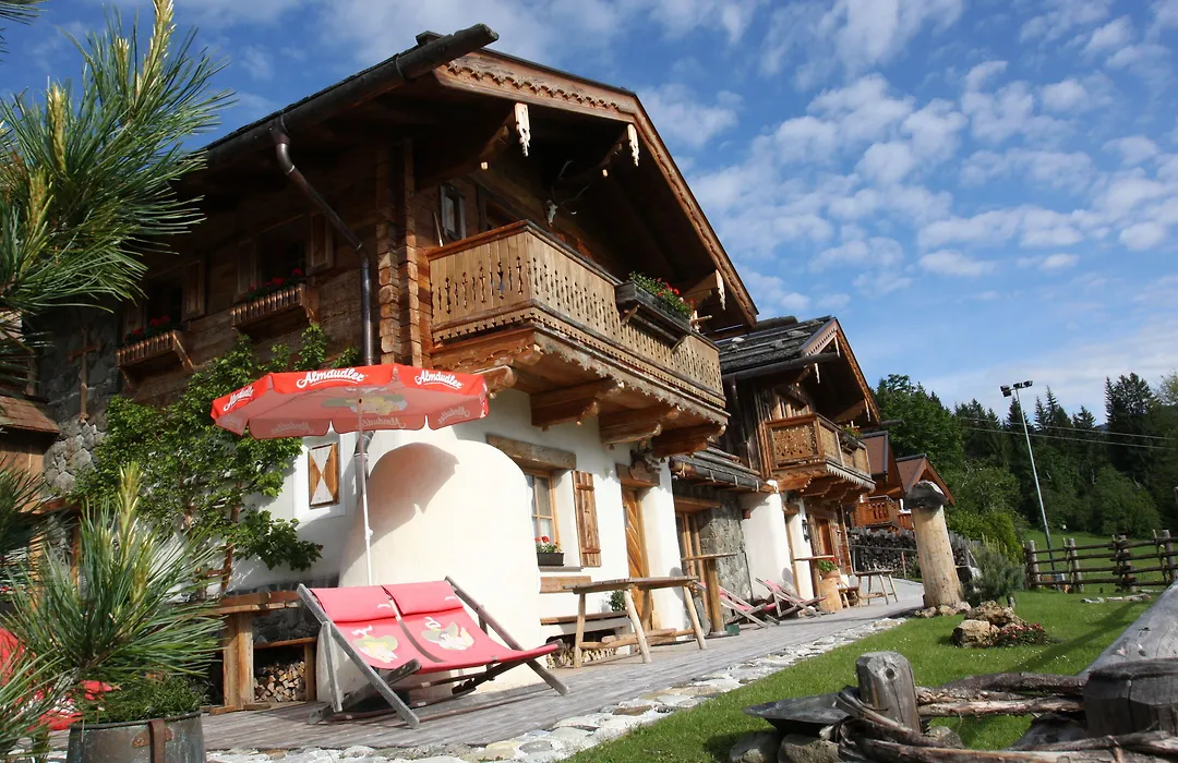 Almdorf Flachau - Luxus Huettenurlaub-1