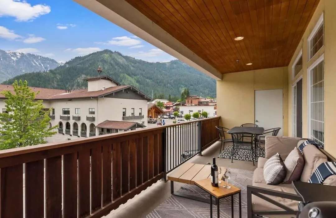 Apres Ski Chalet - Pacific Retreats-1