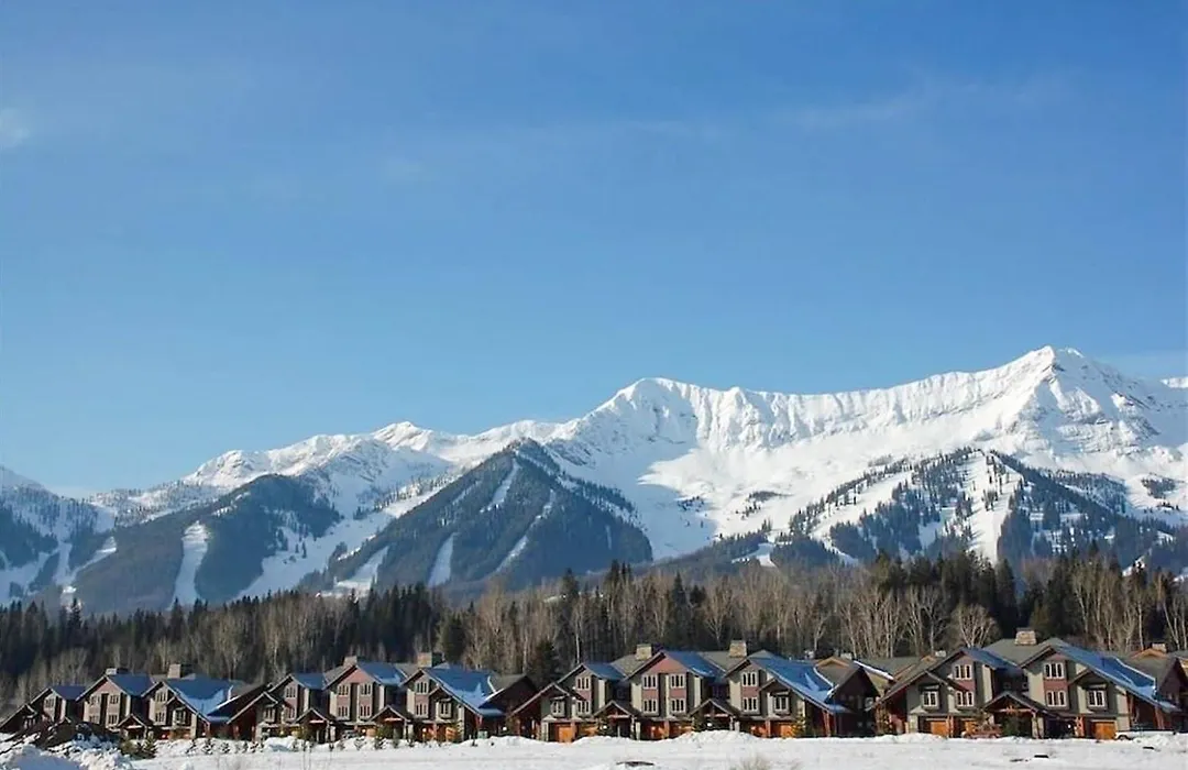 Pinnacle Ridge Chalets By Fernie Lodging Co-1