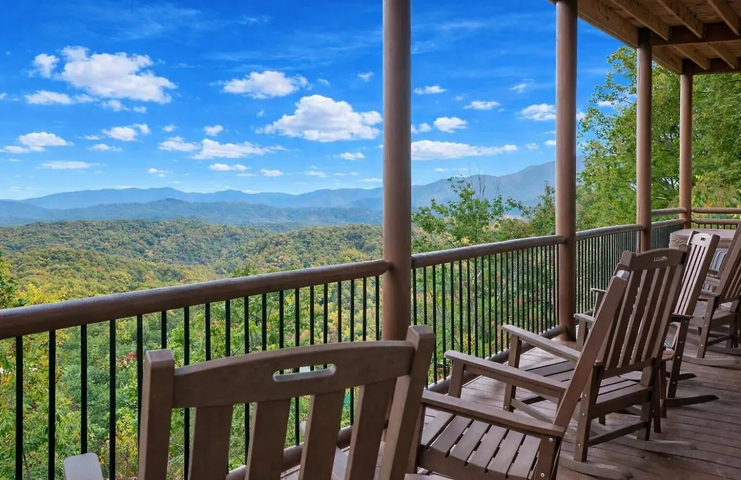 Gritz Carlton, Luxury Private Pool, Theater Rm, Hot Tub, Panoramic Mtn Views!!-1