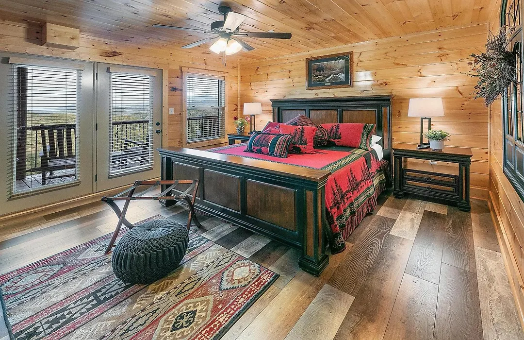 Gritz Carlton Lodge, 2 Large Cabins, 2 Pools, 2 Theater Rooms, 2 Game Rooms, Amazing Mtn Views-1